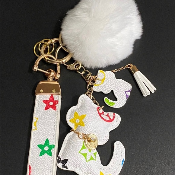 Luxury ladies Car keychain - Picture 2 of 4